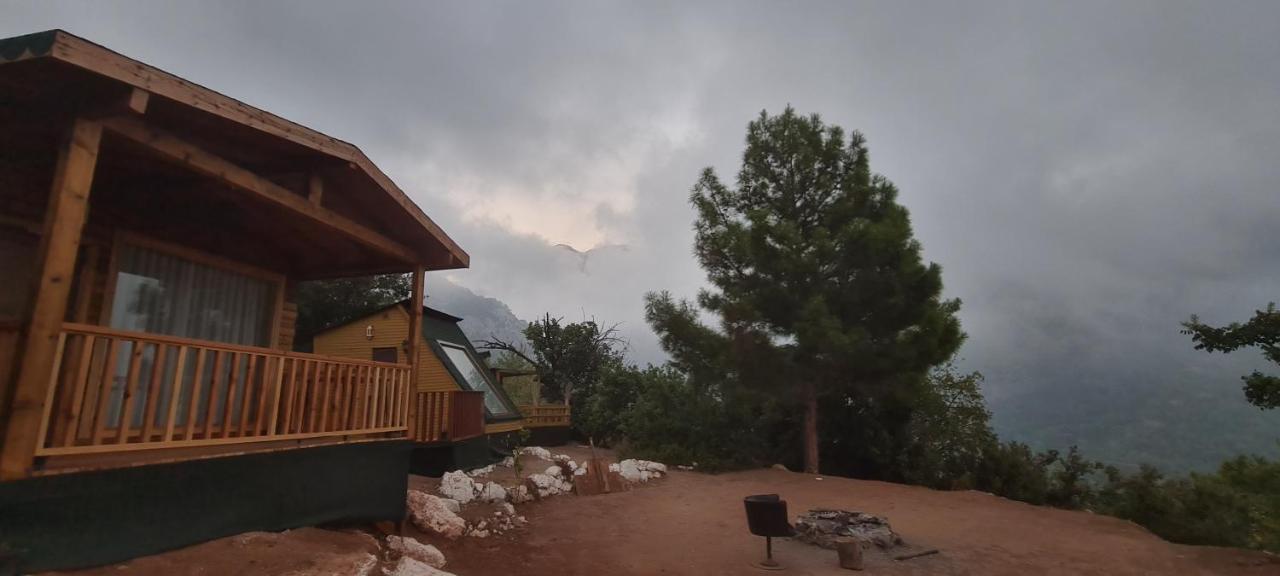 Goat Bungalow And Camping 호텔 파랄리아 외부 사진