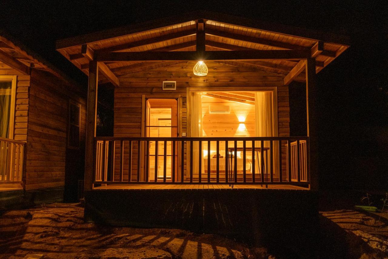 Goat Bungalow And Camping 호텔 파랄리아 외부 사진