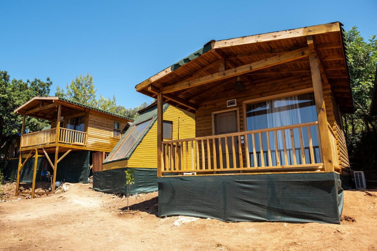 Goat Bungalow And Camping 호텔 파랄리아 외부 사진